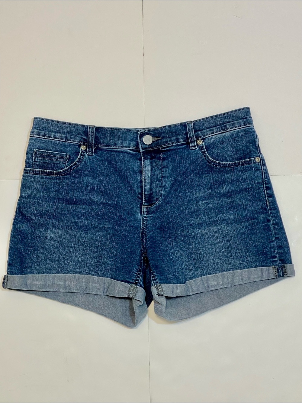 SOHO Jeans New York & Company Women's Dark Blue Denim Roll-Cuff Shorts Size 6